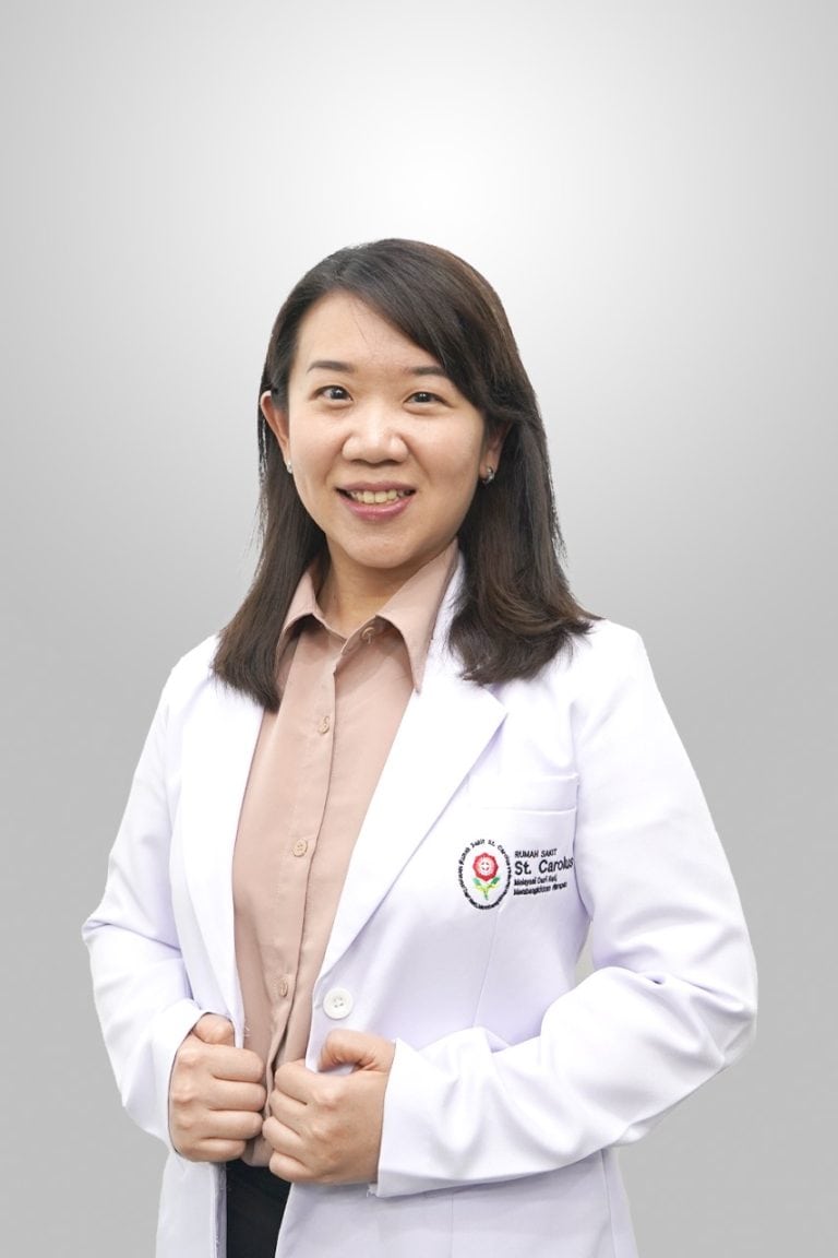 dr. Monica Surjanto Sp.KO spesialis kedokteran olahraga